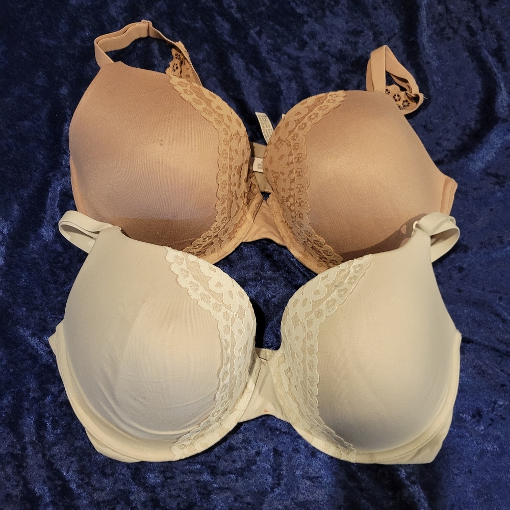 2 Victorias Secret t shirt bras, 36DDD like new